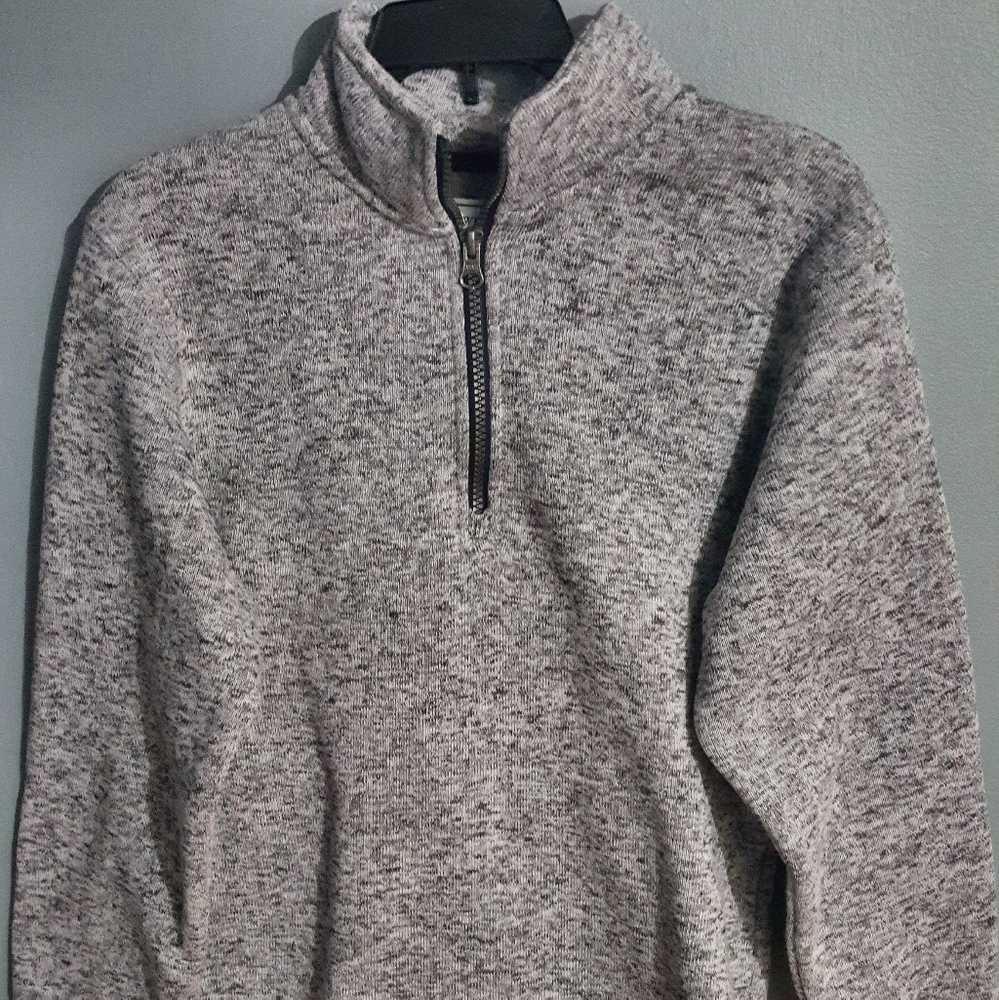 Boys pull over sweater